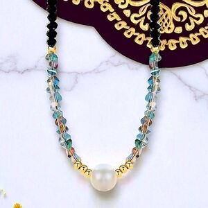 🆕️ Boho Chic Crystal & Freshwater Pearl Necklace With Gold Plated Bead Accents